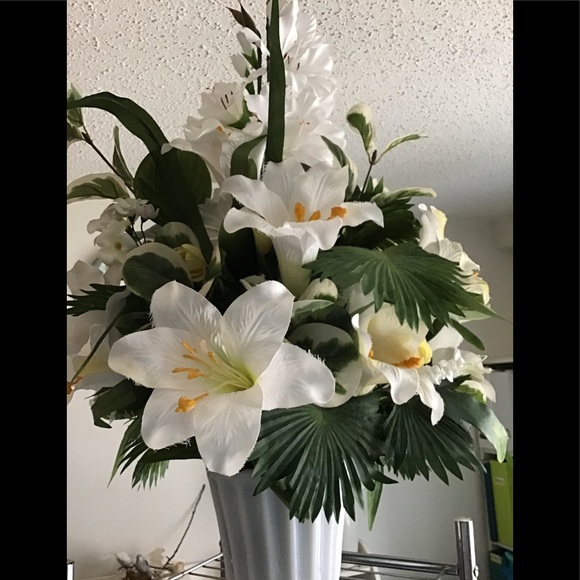 Only Craigslist VA. Beautiful floral arrangement - Picture 6 of 6